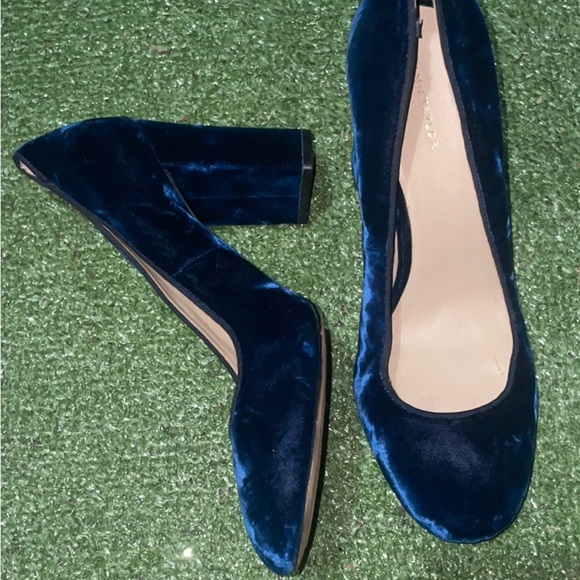 Ann Taylor Blue Velvet Heels Sz 9 - Picture 2 of 6